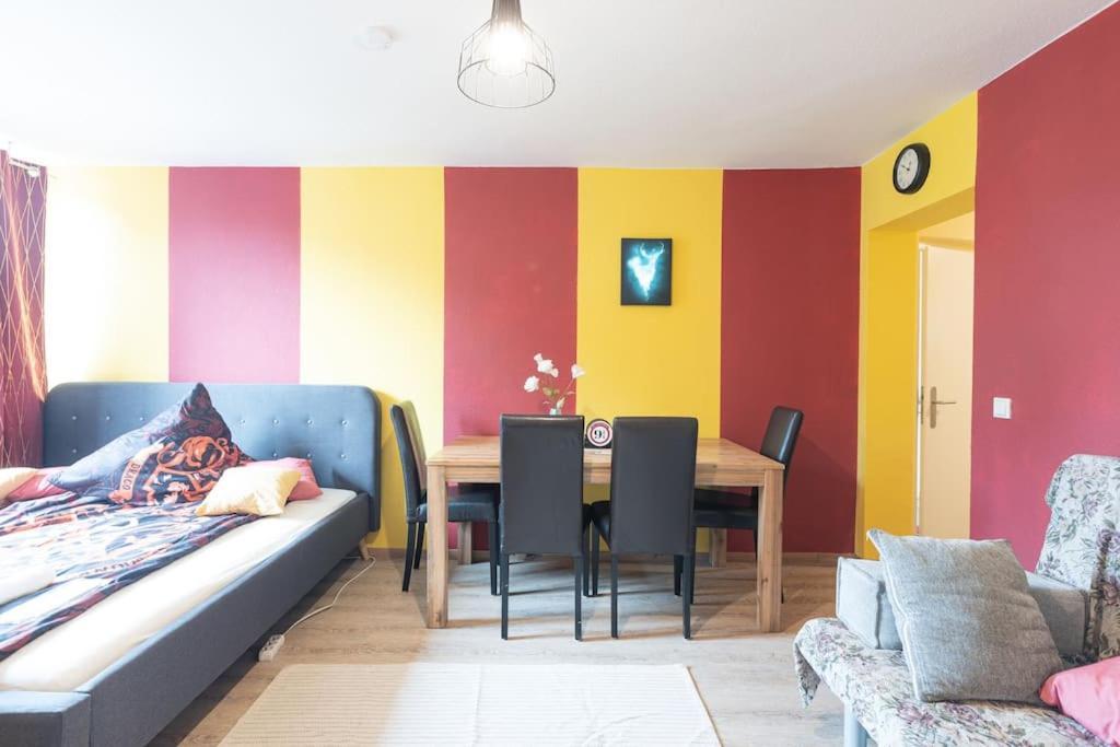 - Magical Harry Potter Apartment In Duisburg - 2 Mins Central Station Hbf - Kingsize Bed & Netflix - Dış mekan fotoğraf